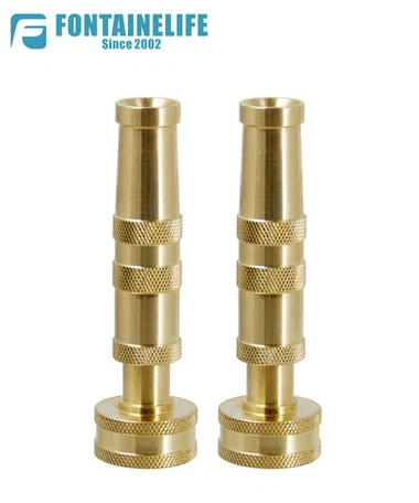 Justerbart munstycke för vridslang i mässing